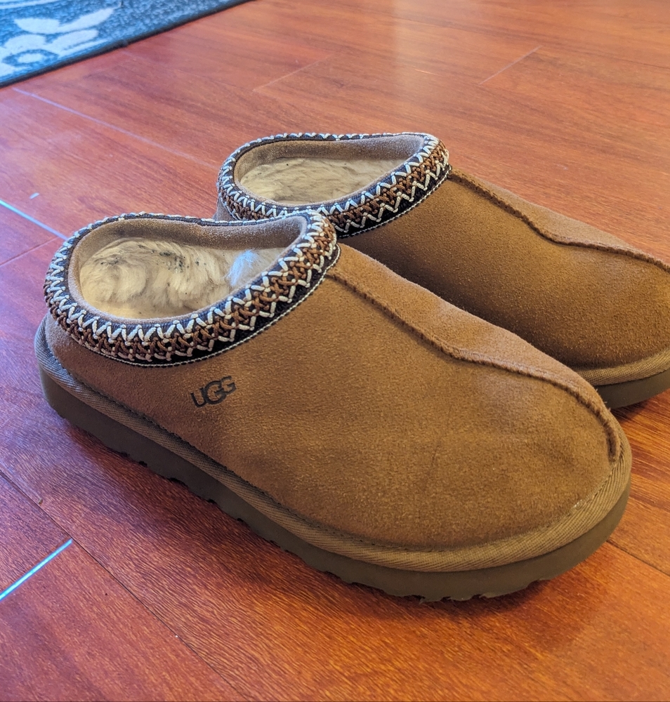 Ugg Tasman Slippers in Chestnut